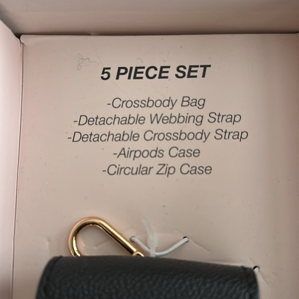 Brand New 5 Piece Anne Klein Purse Set - Picture 3 of 7